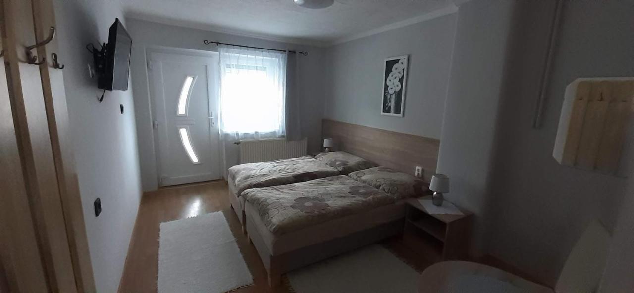 Hajnalka Vendeghaz Hotel Buk Luaran gambar