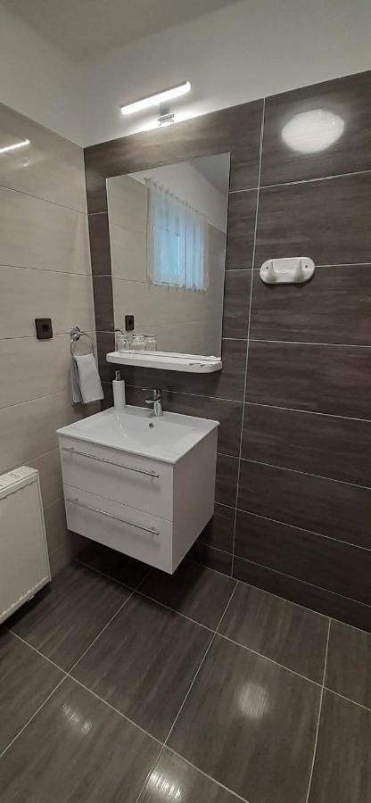 Hajnalka Vendeghaz Hotel Buk Luaran gambar