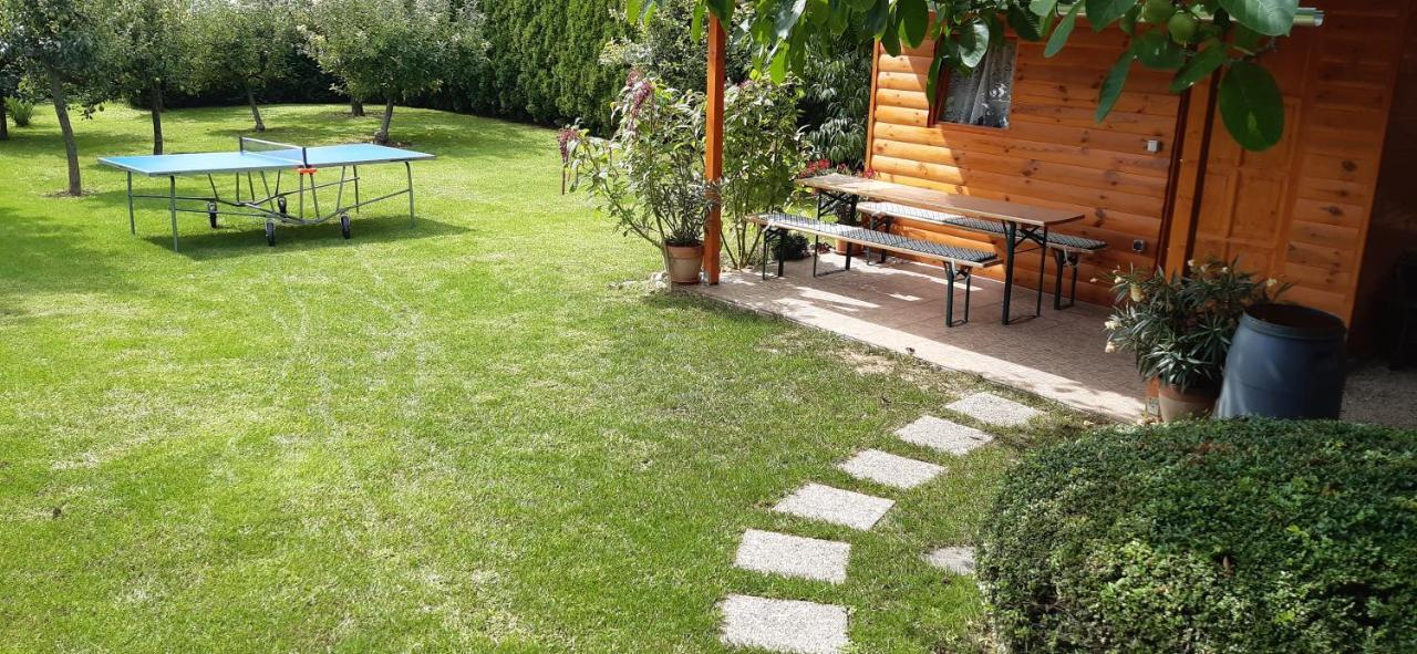 Hajnalka Vendeghaz Hotel Buk Luaran gambar