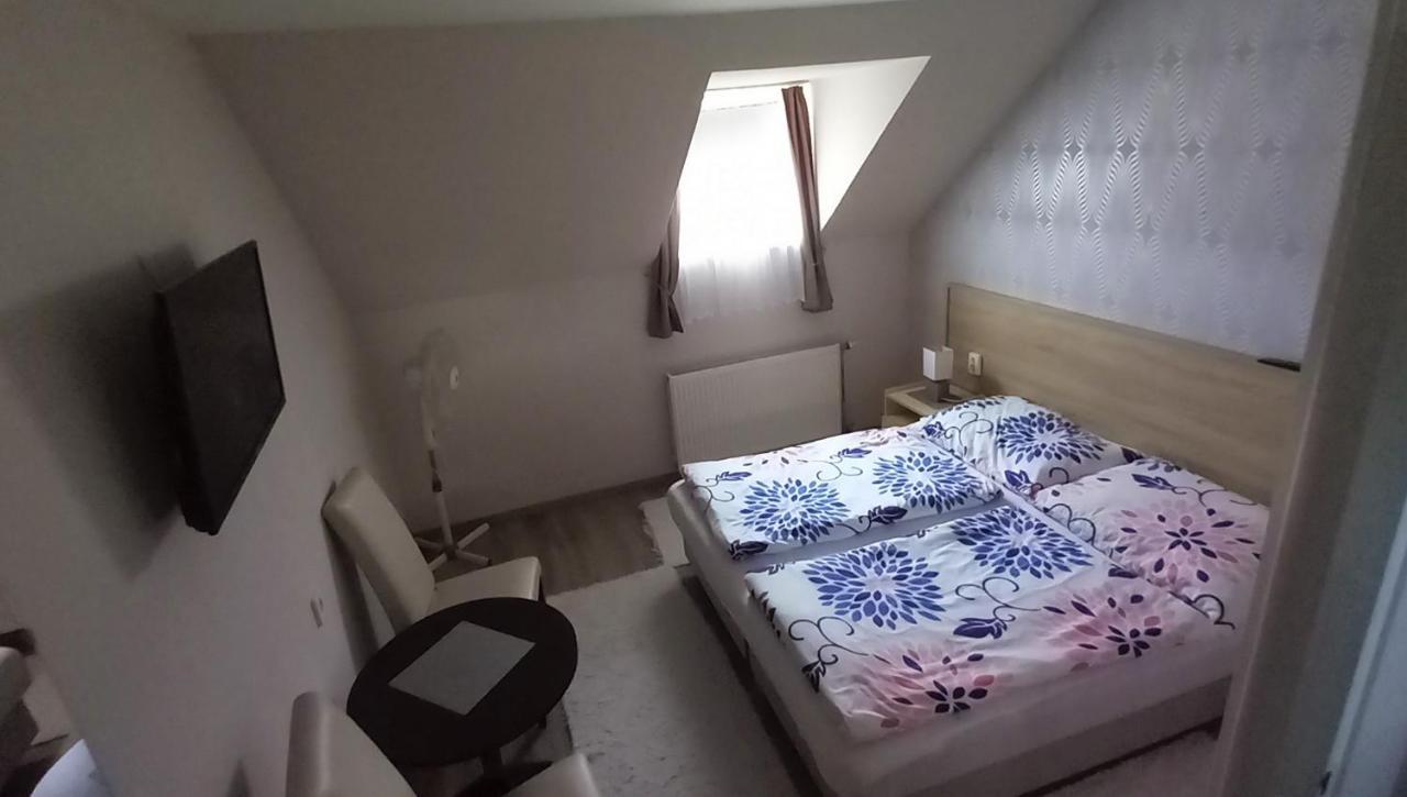 Hajnalka Vendeghaz Hotel Buk Luaran gambar