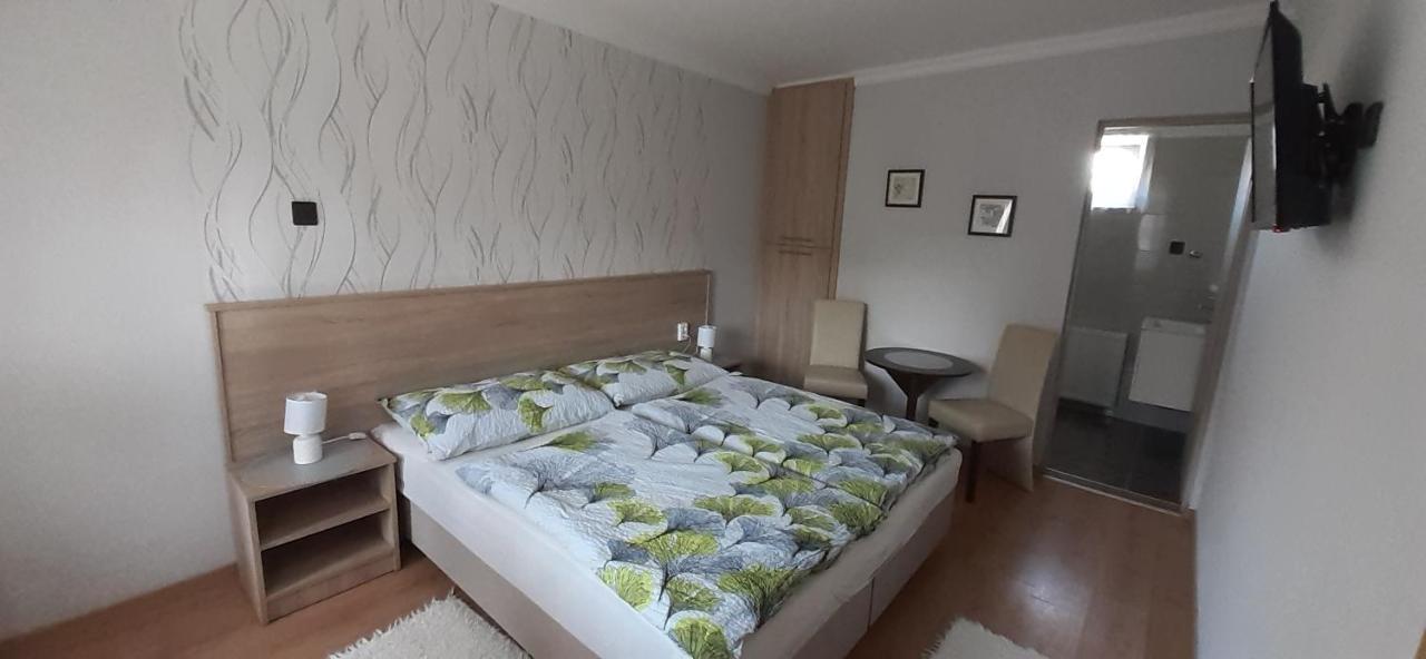 Hajnalka Vendeghaz Hotel Buk Luaran gambar