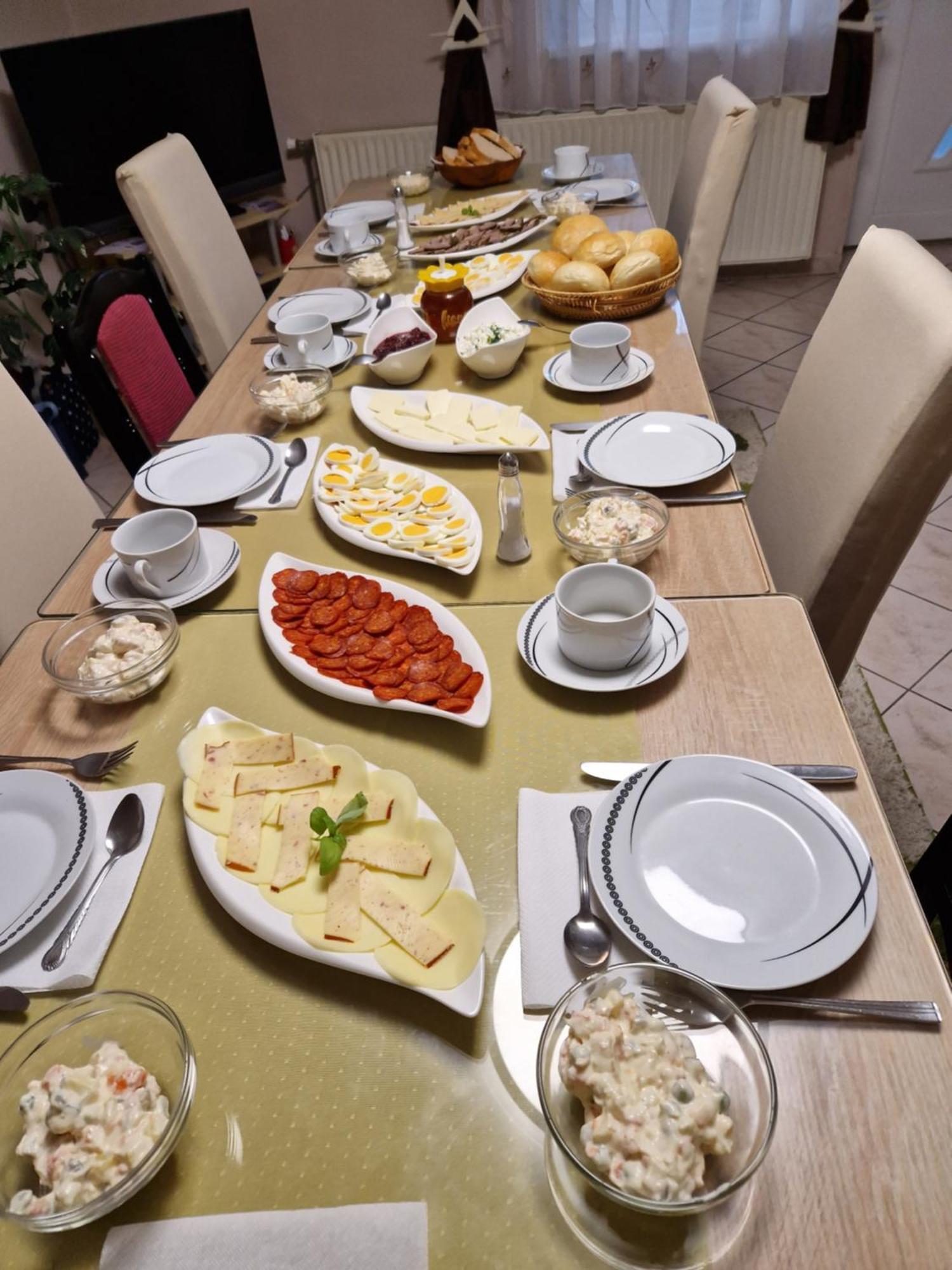 Hajnalka Vendeghaz Hotel Buk Luaran gambar