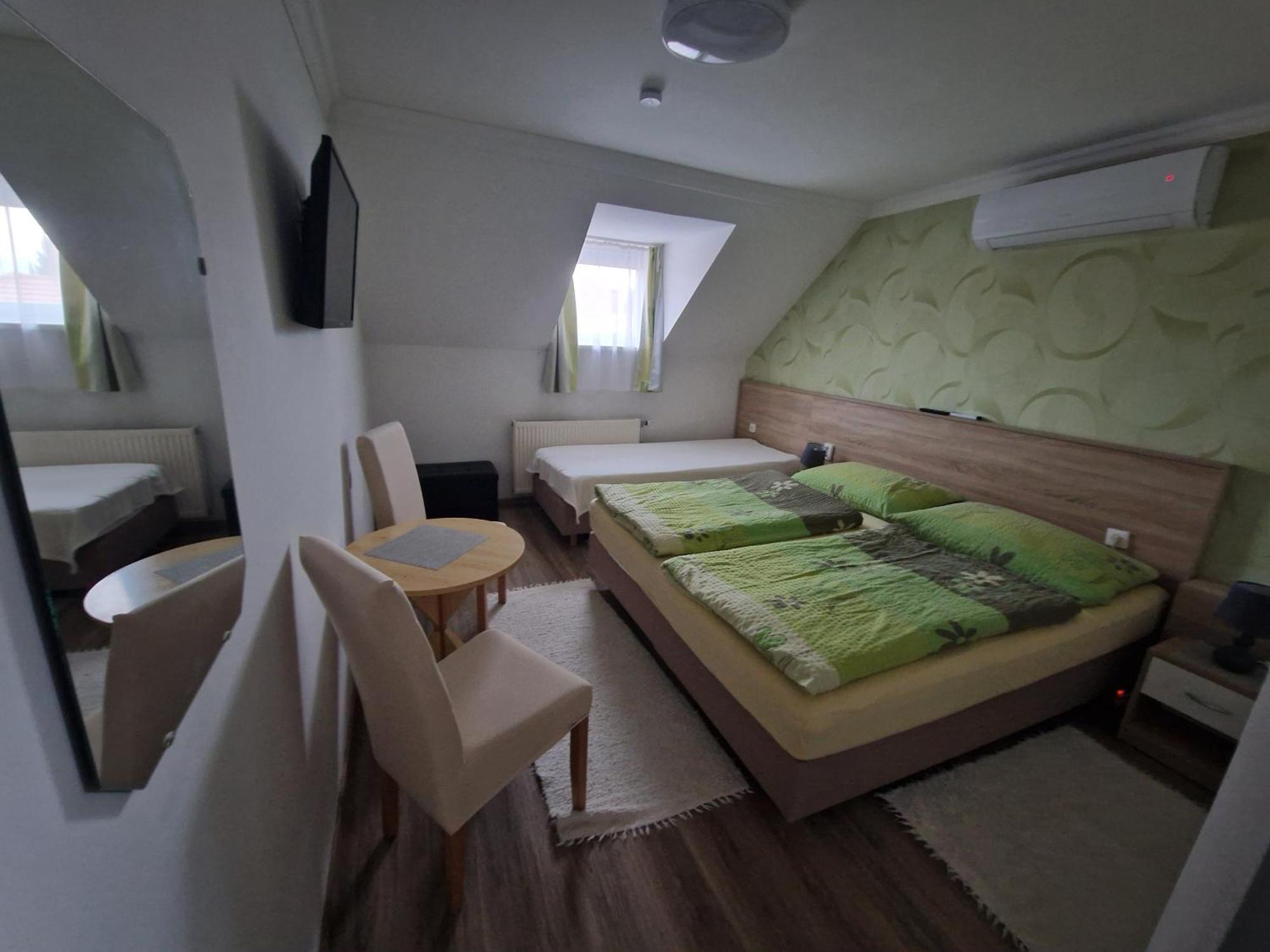 Hajnalka Vendeghaz Hotel Buk Luaran gambar