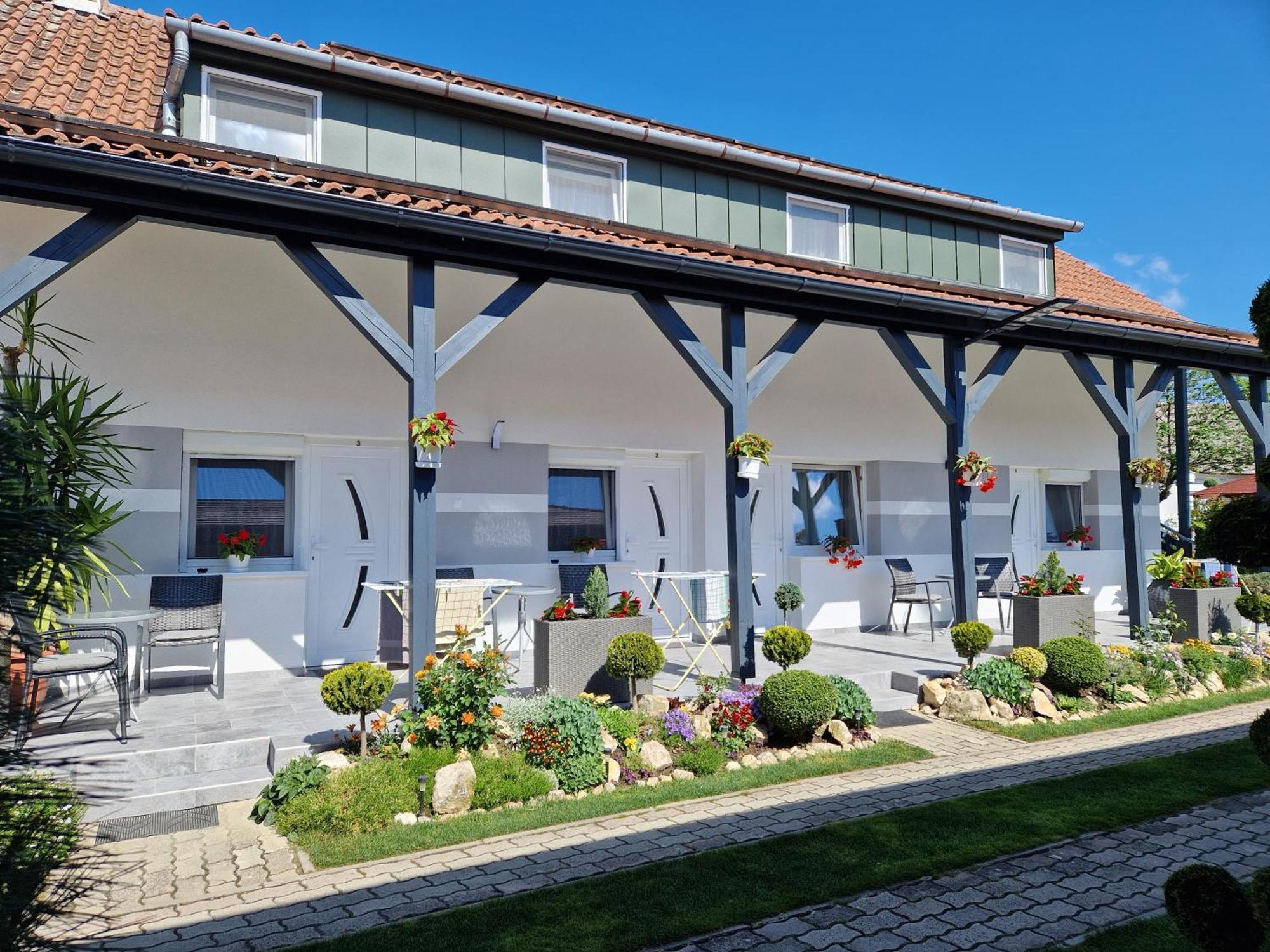 Hajnalka Vendeghaz Hotel Buk Luaran gambar